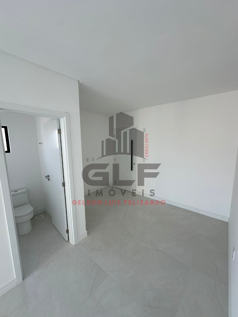 Apartamento na cidade de Porto Belo/SC no bairro Balneário Pereque, 2 Suítes e 1 Vaga, com Lazer Completo. Bem localizado a 700 Metros do Mar