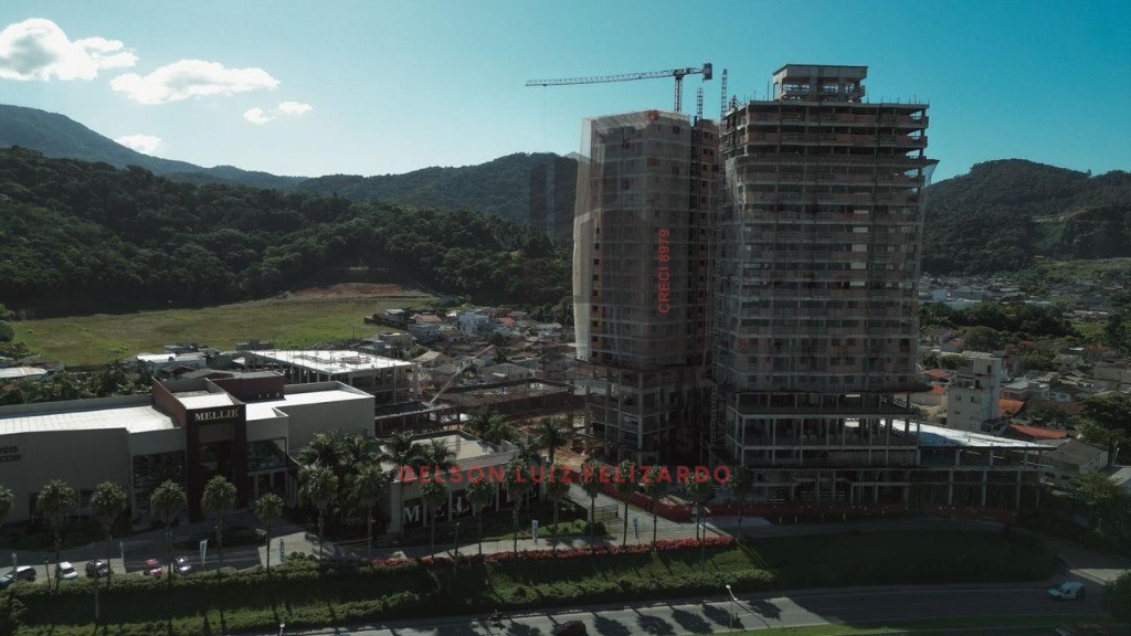 Apartamento em Construção em Itapema/SC no bairro Casa Branca, 69,15m², 2 dorms./1 suíte. 720m do mar. Área de Lazer Completa com 7.580m². Investir!