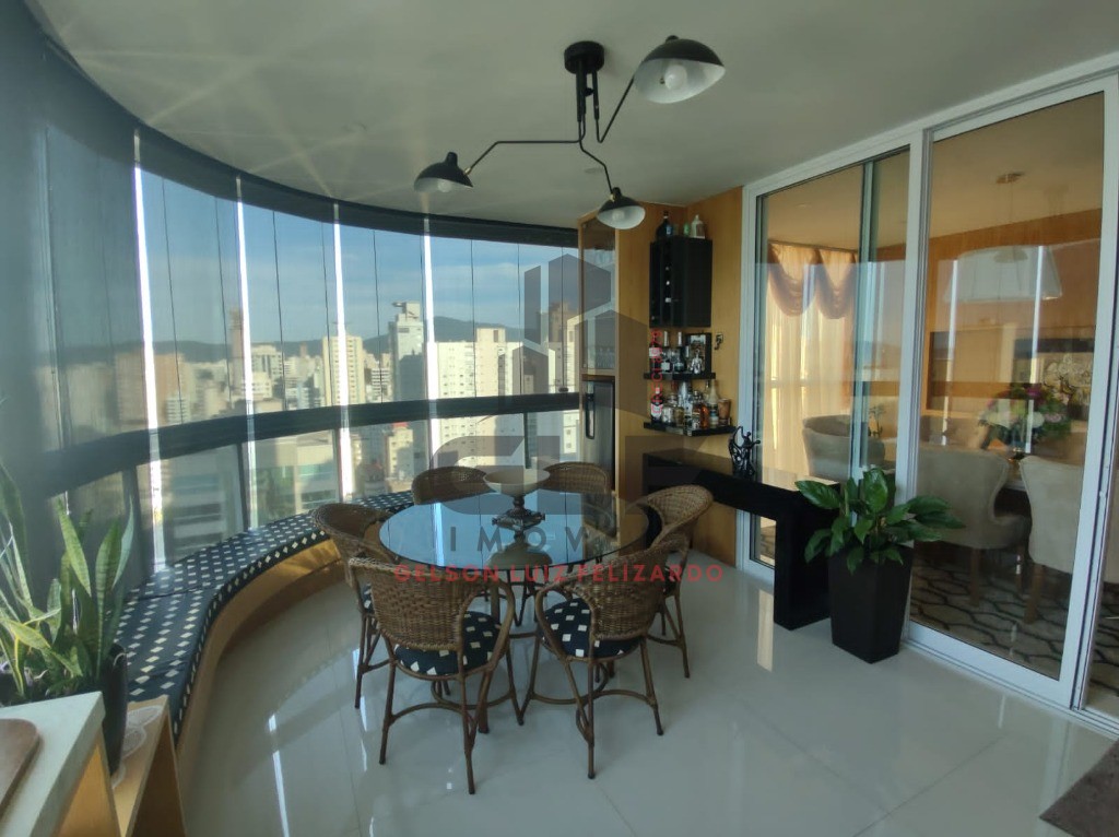 Apartamento Pronto Mobiliado em Itapema/SC no bairro Meia Praia. 193m², com 4 suítes e 3 vagas de garagem. Área de Lazer Completa. Investimento!