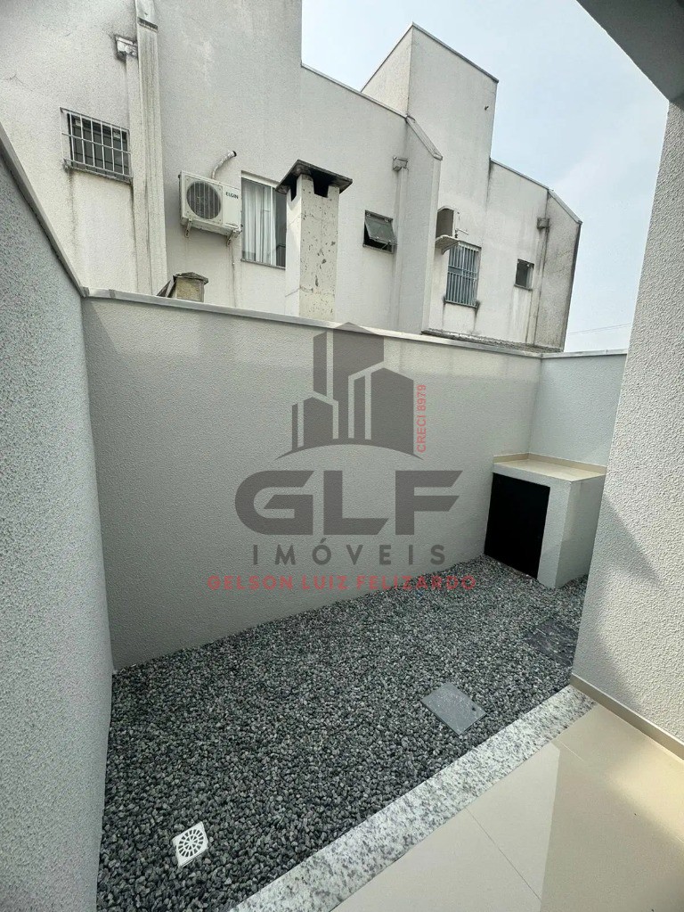 Sobrado Geminado Pronto a venda em Itapema/SC no bairro Morretes, 93m² de área total com 2 Suítes e 1 Vaga de Garagem. Bem localizado!
