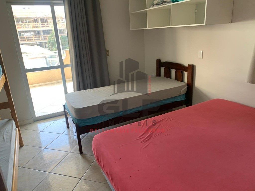 Casa Pronta a 580 metros do Mar em Itapema/SC, bairro Morretes, com 4 Qtos, aceito apartamento no negócio, possui piscina, pebolim, sinuca