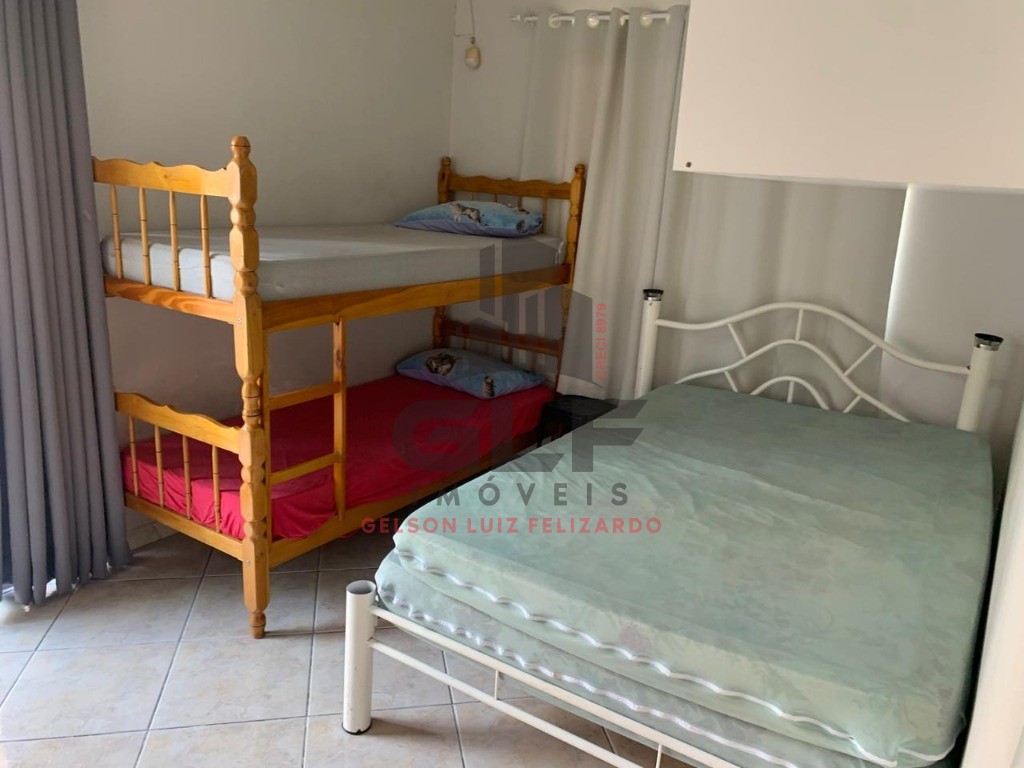 Casa Pronta a 580 metros do Mar em Itapema/SC, bairro Morretes, com 4 Qtos, aceito apartamento no negócio, possui piscina, pebolim, sinuca