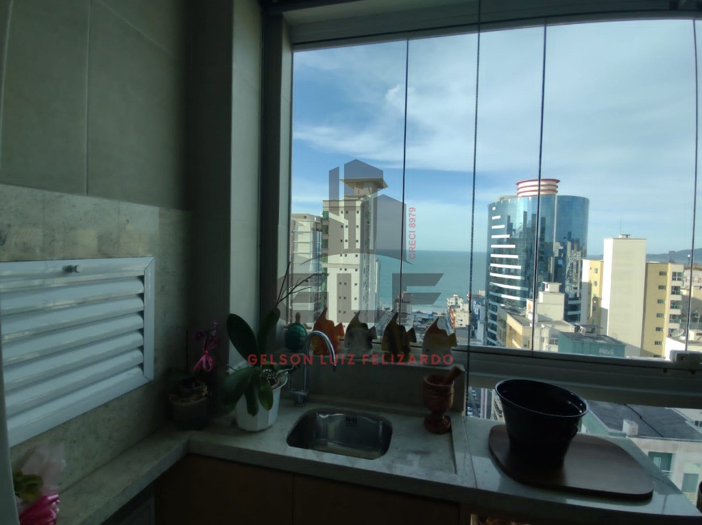 Apartamento Pronto Mobiliado em Itapema/SC no bairro Meia Praia. 193m², com 4 suítes e 3 vagas de garagem. Área de Lazer Completa. Investimento!