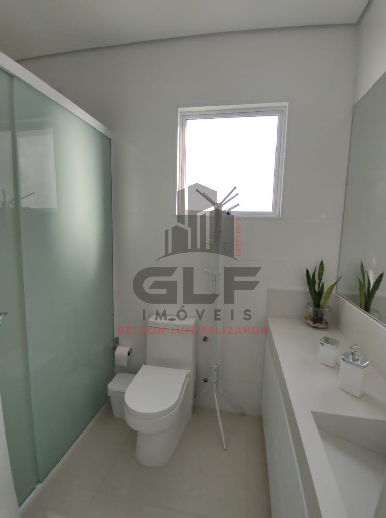 Apartamento Pronto Mobiliado em Itapema/SC no bairro Meia Praia. 193m², com 4 suítes e 3 vagas de garagem. Área de Lazer Completa. Investimento!