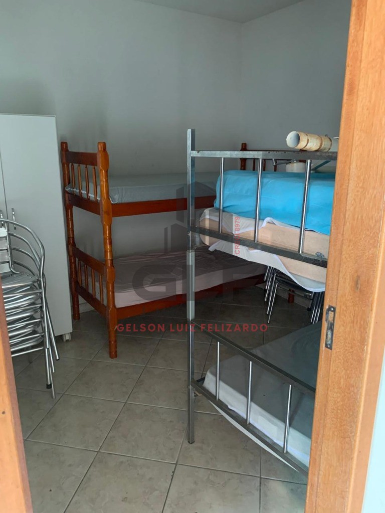 Casa Pronta a 580 metros do Mar em Itapema/SC, bairro Morretes, com 4 Qtos, aceito apartamento no negócio, possui piscina, pebolim, sinuca