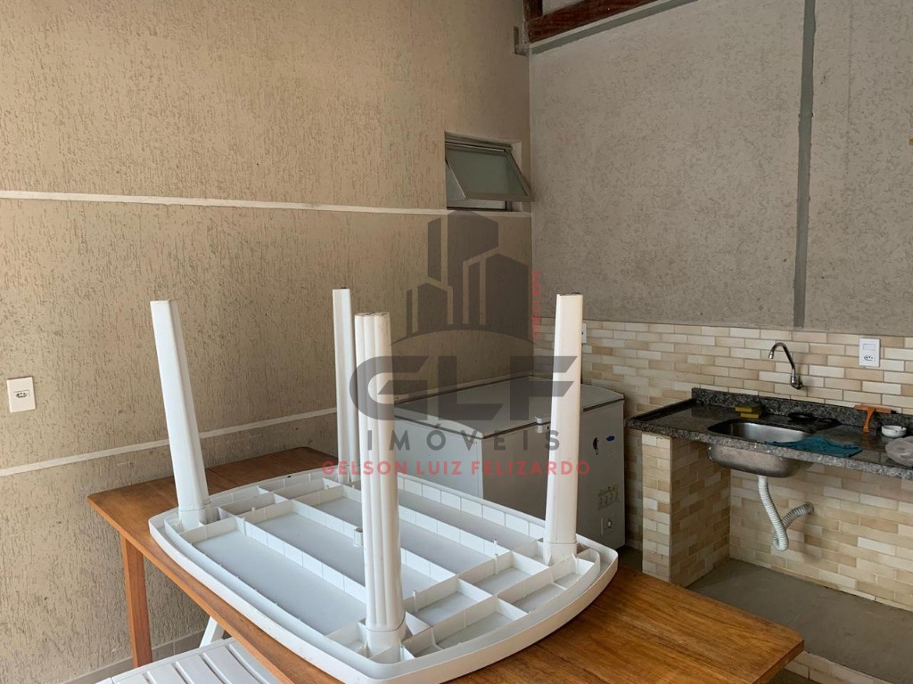 Casa Pronta a 580 metros do Mar em Itapema/SC, bairro Morretes, com 4 Qtos, aceito apartamento no negócio, possui piscina, pebolim, sinuca