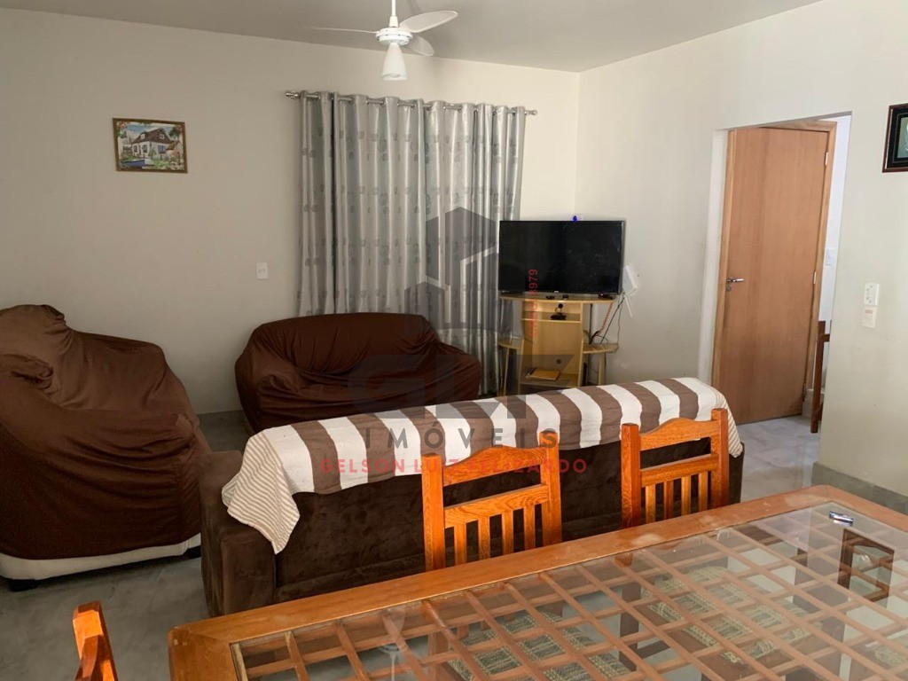 Casa Pronta a 580 metros do Mar em Itapema/SC, bairro Morretes, com 4 Qtos, aceito apartamento no negócio, possui piscina, pebolim, sinuca