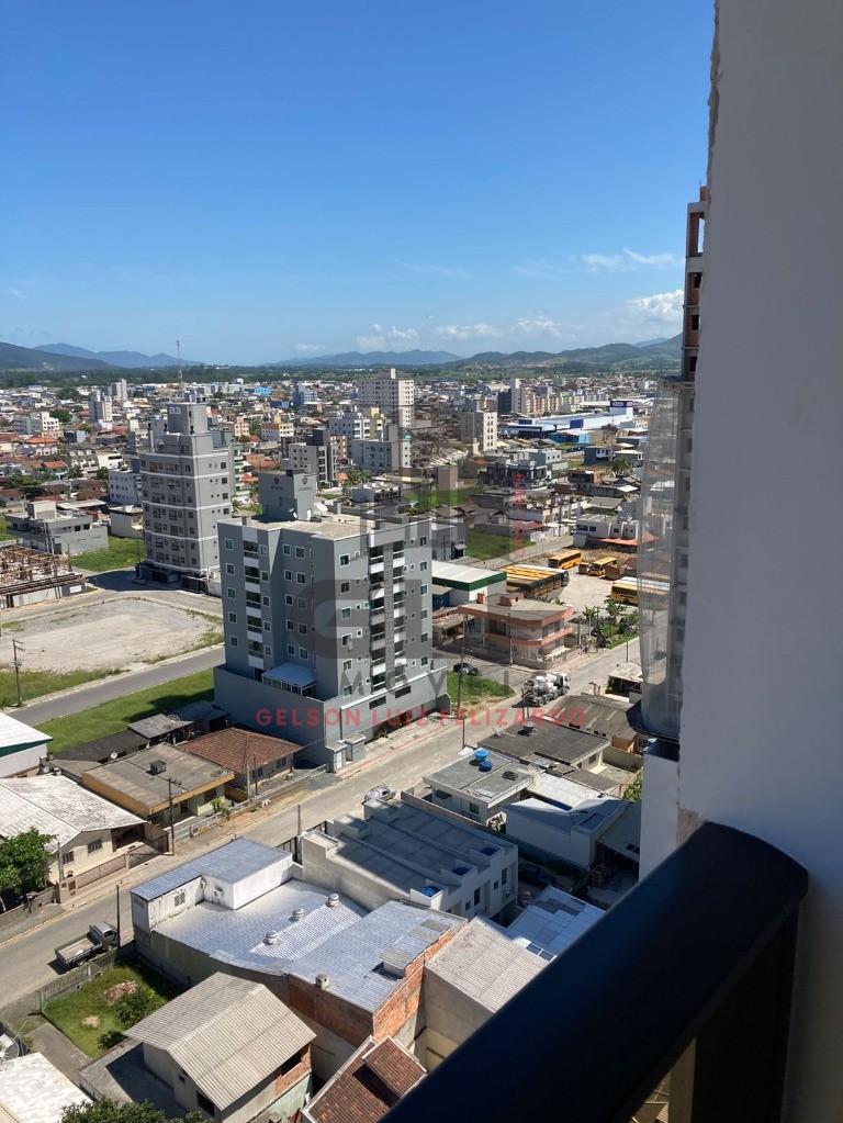 Apartamento Pronto Semi-Mobiliado em Itapema/SC no bairro Morretes, 60m² com 2 dormitórios, sendo 1 suíte. Bem Localizado! Investimento.