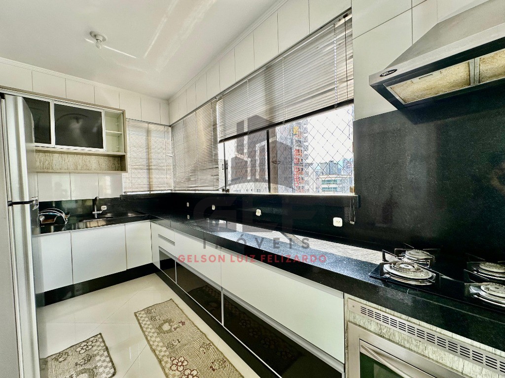 Apartamento Pronto de Alto Padrão em Itapema/SC, bairro Meia praia, com 4Suítes e Vaga Dupla de Garagem. 224m². Localização Privilegiada a 200m do mar