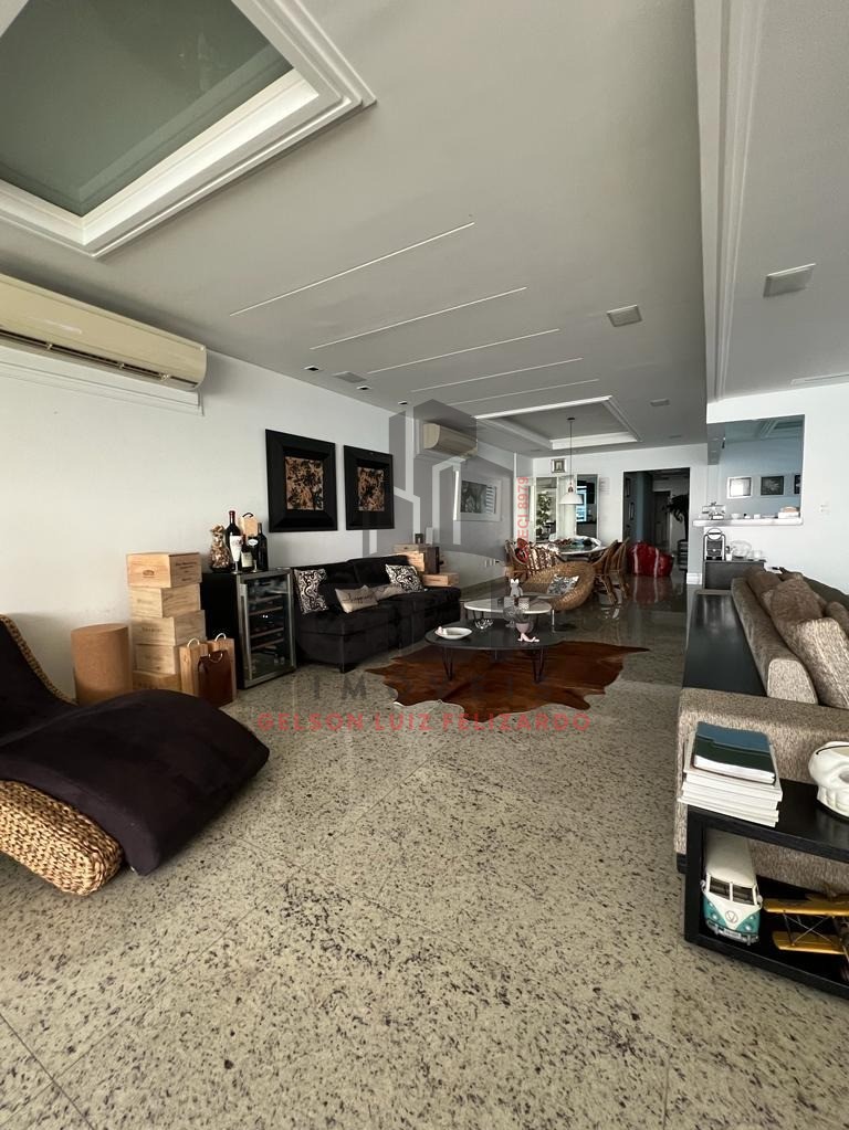 Apartamento Pronto de Alto Padrão na cidade de Itapema/SC no bairro Centro com 4Suítes e 2Vagas de Garagem. Localização Privilegiada em Frente ao Mar!