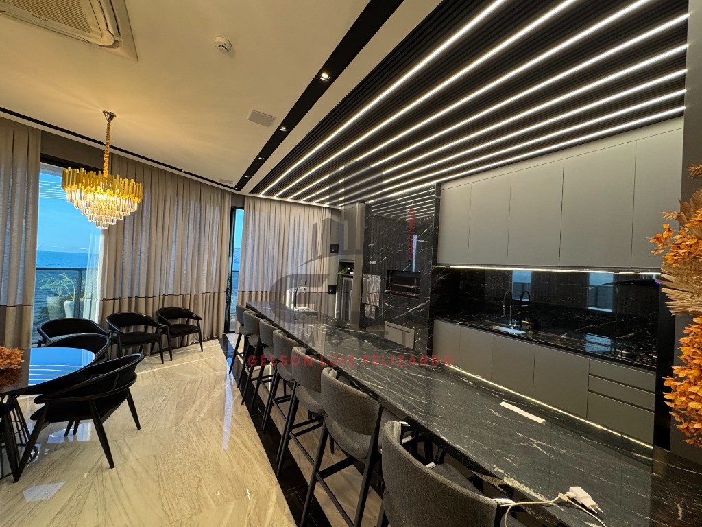 Apartamento Pronto Frente Mar em Porto Belo/SC no bairro Balneário Perequê, 4 suítes sendo 01 master e 3 Vagas de garagem. Bem localizado. Investir