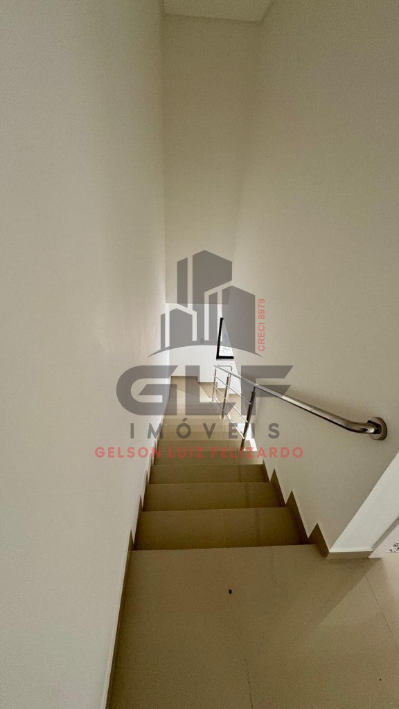Casa Sobrado Geminado Pronto à venda na cidade de Itapema/SC no bairro Morretes, com 2 Suítes e 2 Vagas de Garagem. Bem Localizado