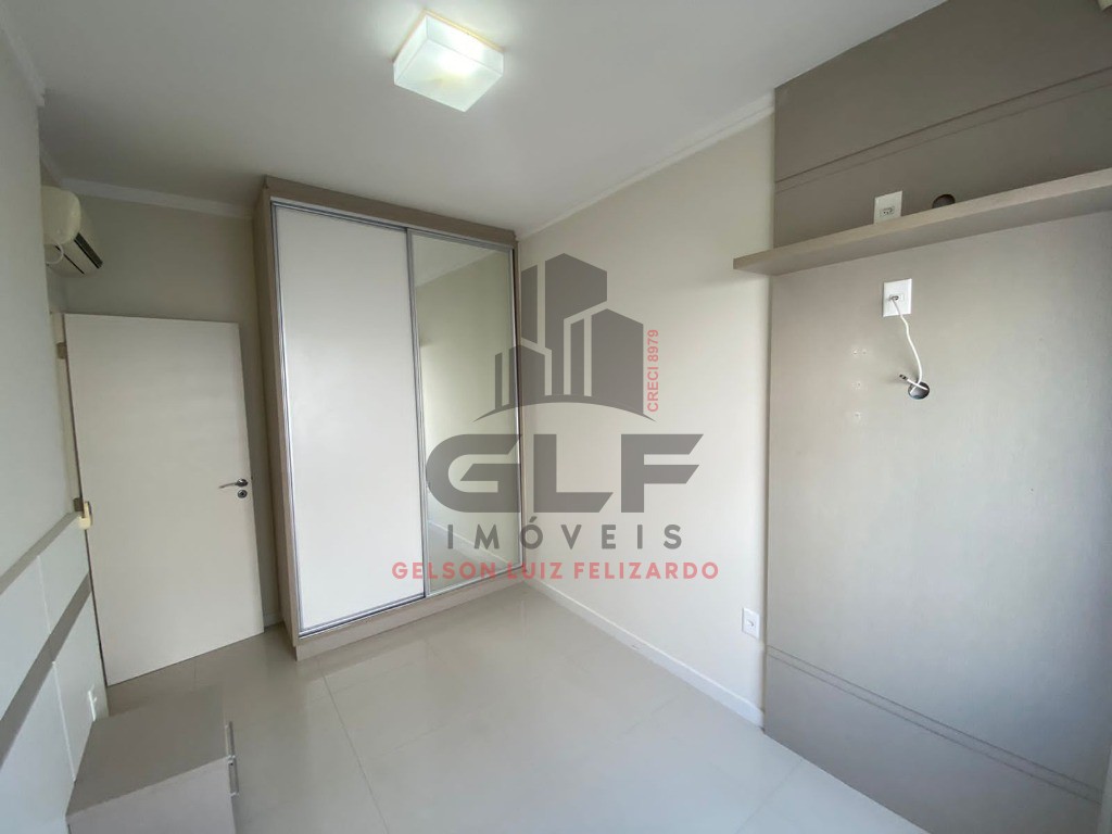 Sobrado Pronto Alto Padrão Frente Mar à venda na cidade de Porto Belo/SC, Casa com 3 dormitórios/ 1 Suíte e 2 Vagas de Garagem. Bem Localizada