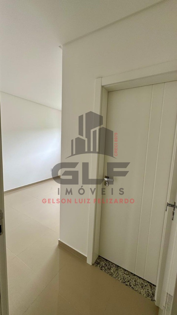 Casa Sobrado Geminado Pronto à venda na cidade de Itapema/SC no bairro Morretes, com 2 Suítes e 2 Vagas de Garagem. Bem Localizado