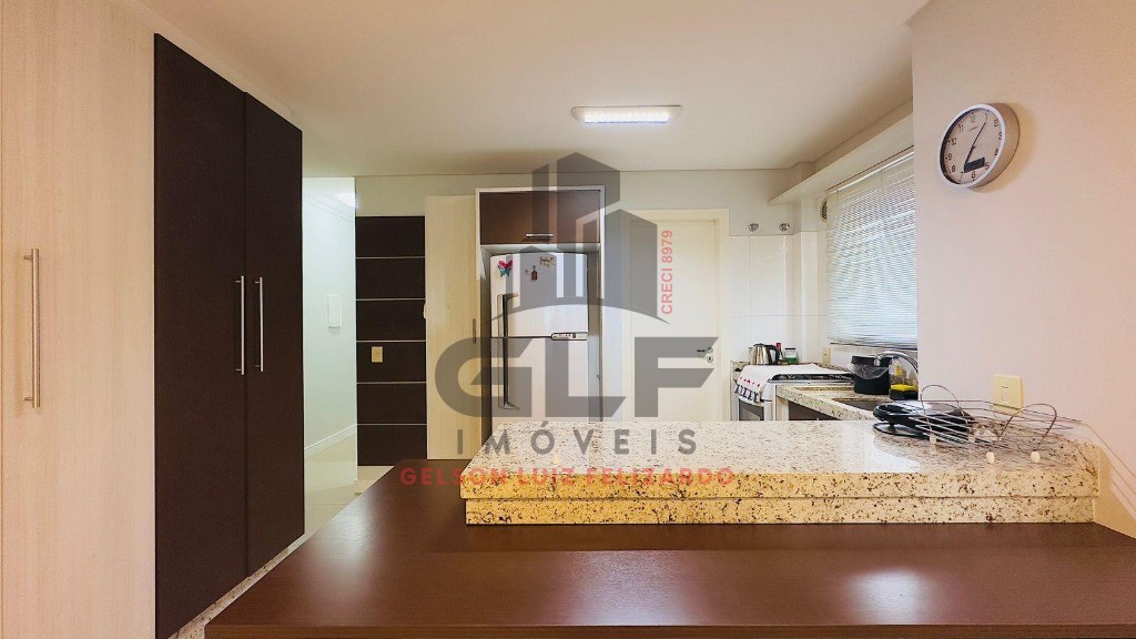 Apartamento Pronto de Alto Padrão Quadra Mar na cidade de Itapema/SC, no bairro Meia Praia, com 2 dormitórios sendo 1 Suíte e 2 Vagas de Garagem.