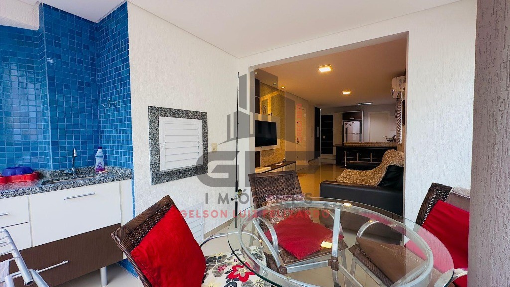 Apartamento Pronto de Alto Padrão Quadra Mar na cidade de Itapema/SC, no bairro Meia Praia, com 2 dormitórios sendo 1 Suíte e 2 Vagas de Garagem.