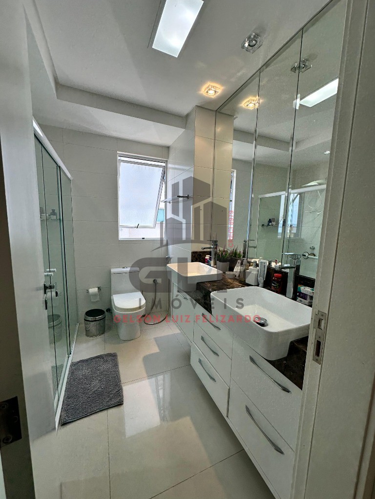 Apartamento Pronto de Luxo Mobiliado na cidade de Itapema/SC no bairro Meia Praia, 4suítes e piscina privativa, com Lazer Completo. Bem localizado
