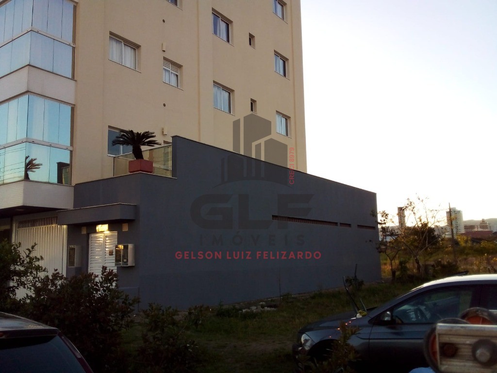 Apartamento Pronto Mobiliado em Porto Belo/SC no bairro Balneário Pereque, 3 Dormitórios/ 1 Suíte e 2 Vagas. Bem localizado a 500 Metros do Mar