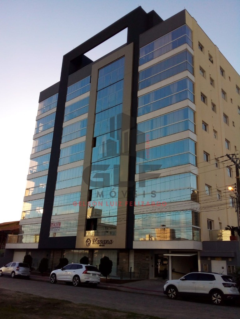 Apartamento Pronto Mobiliado em Porto Belo/SC no bairro Balneário Pereque, 3 Dormitórios/ 1 Suíte e 2 Vagas. Bem localizado a 500 Metros do Mar
