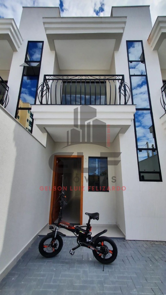 Sobrado Geminado Finamente Mobiliado em Itapema/SC no bairro Morretes, 95m² com 2 Suítes, Área gourmet com Churrasqueira e porcelanato. Ótimo Investi