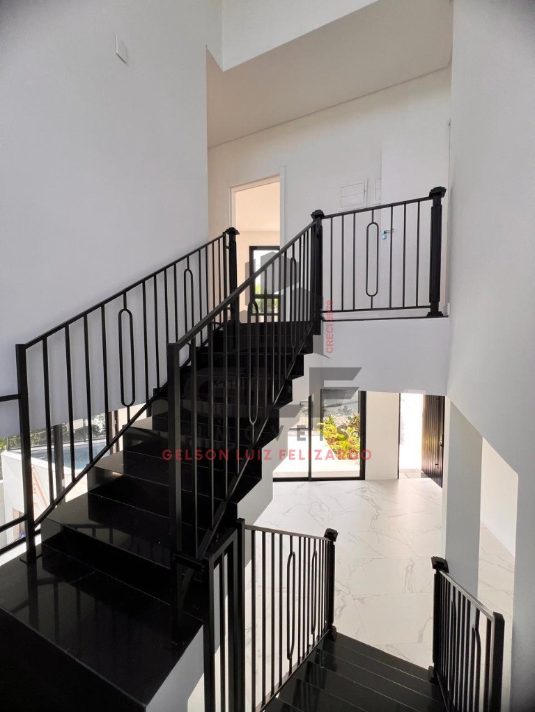 Casa de alto padrão em porto belo/sc com área privativa de 2