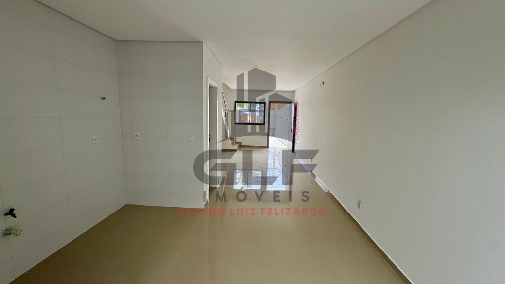 Casa Sobrado Geminado Pronto à venda na cidade de Itapema/SC no bairro Morretes, com 2 Suítes e 2 Vagas de Garagem. Bem Localizado