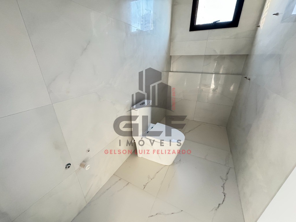 Apartamento Pronto Frente Mar em Porto Belo/SC no bairro Balneário Perequê, 4 suítes sendo 01 master e 3 Vagas de garagem. Bem localizado. Investir