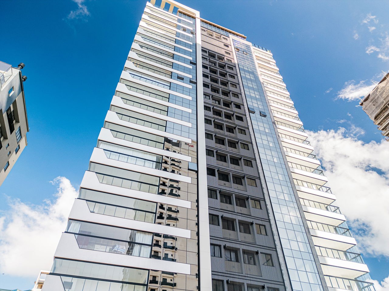 Apto Pré Lançamento, Itapema, bairro Morretes, com 64m² área privativa, sendo 2 suítes, 1 vaga de garagem, área de lazer completa