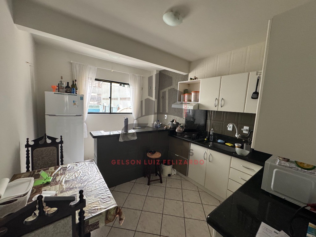 Apartamento Mobilaido Pronto para morar em Itapema/SC no bairro Meia Praia, 80m² com 2 Dormitórios/ 1suíte e 1 Vaga de garagem. Bem localizado.