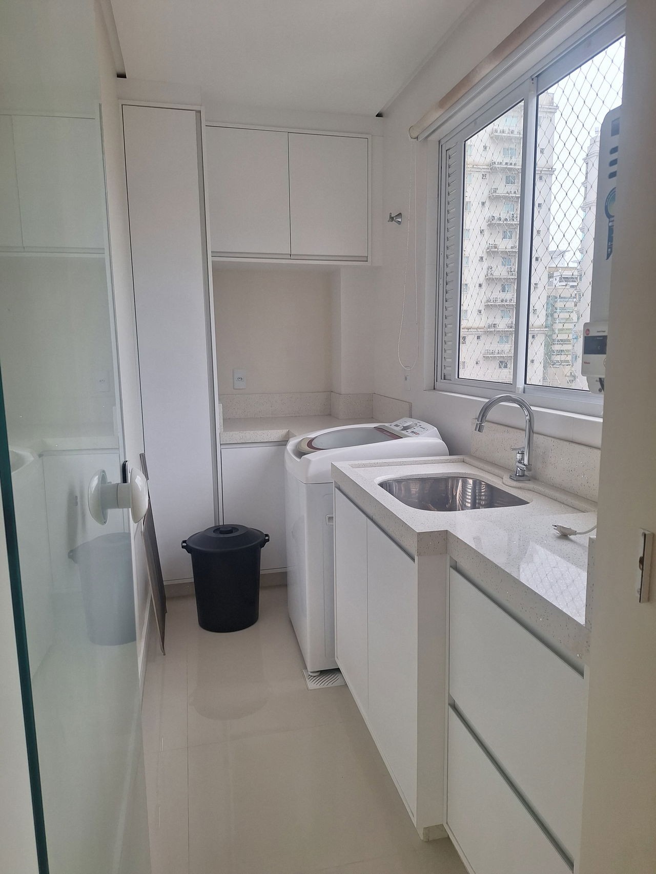Apto Pronto Para Morar em Itapema, Meia Praia, com 120m² área privativa sendo, 3 suítes, 2 vagas de garagem, área de lazer completa