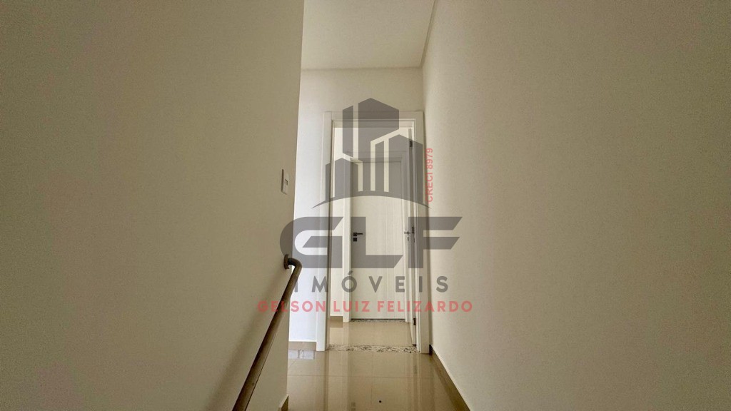 Casa Sobrado Geminado Pronto à venda na cidade de Itapema/SC no bairro Morretes, com 2 Suítes e 2 Vagas de Garagem. Bem Localizado