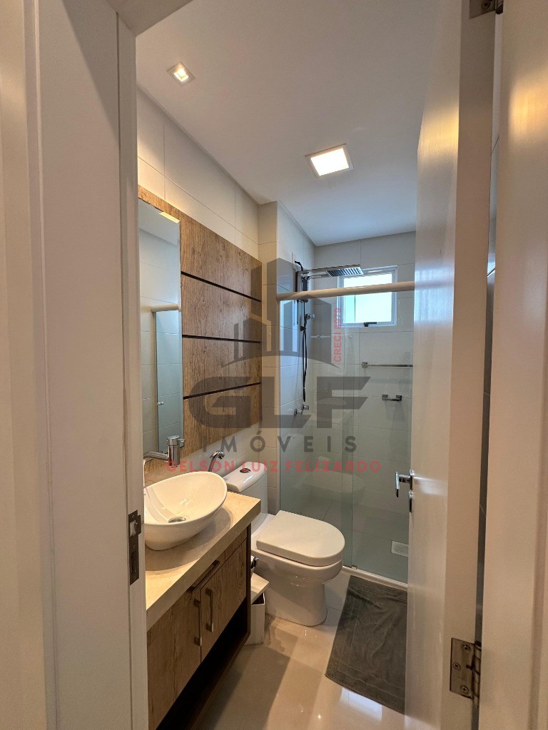 Apartamento Pronto de Luxo Mobiliado na cidade de Itapema/SC no bairro Meia Praia, 4suítes e piscina privativa, com Lazer Completo. Bem localizado