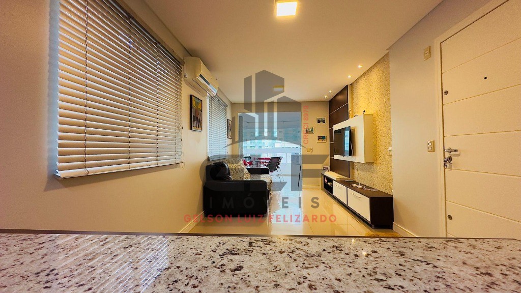 Apartamento Pronto de Alto Padrão Quadra Mar na cidade de Itapema/SC, no bairro Meia Praia, com 2 dormitórios sendo 1 Suíte e 2 Vagas de Garagem.