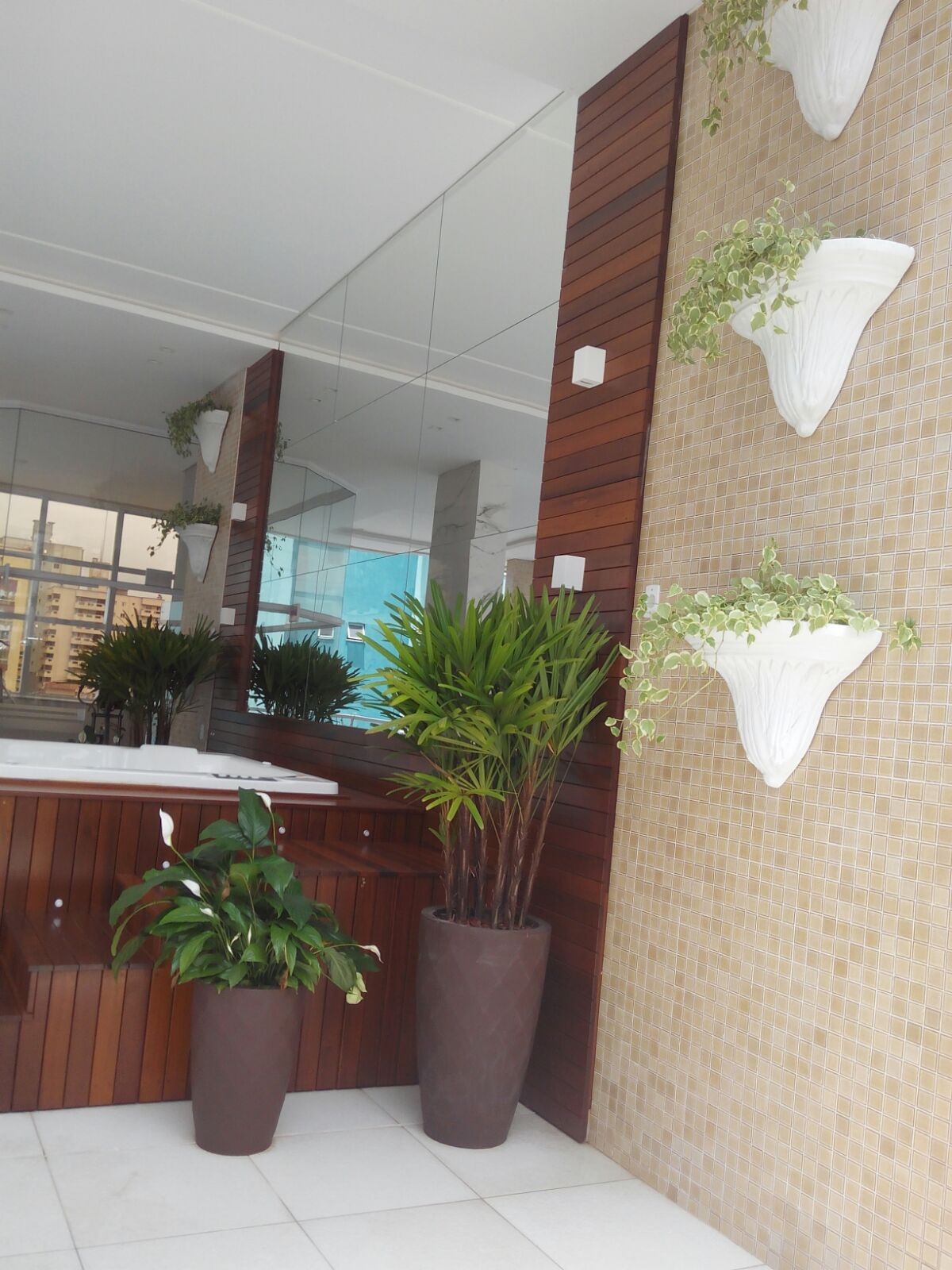 Apto Pronto Para Morar em Itapema, Meia Praia, com 120m² área privativa sendo, 3 suítes, 2 vagas de garagem, área de lazer completa