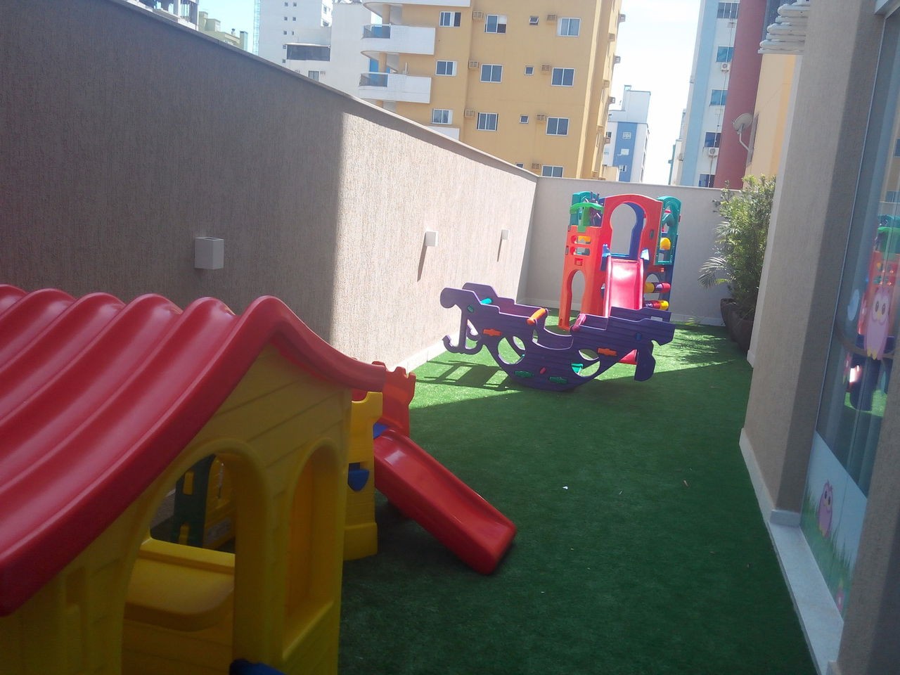 Apto Pronto Para Morar em Itapema, Meia Praia, com 120m² área privativa sendo, 3 suítes, 2 vagas de garagem, área de lazer completa