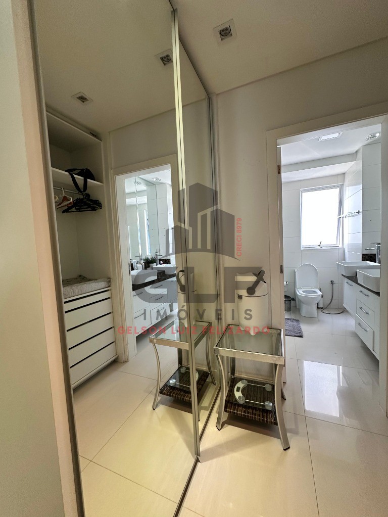 Apartamento Pronto de Luxo Mobiliado na cidade de Itapema/SC no bairro Meia Praia, 4suítes e piscina privativa, com Lazer Completo. Bem localizado