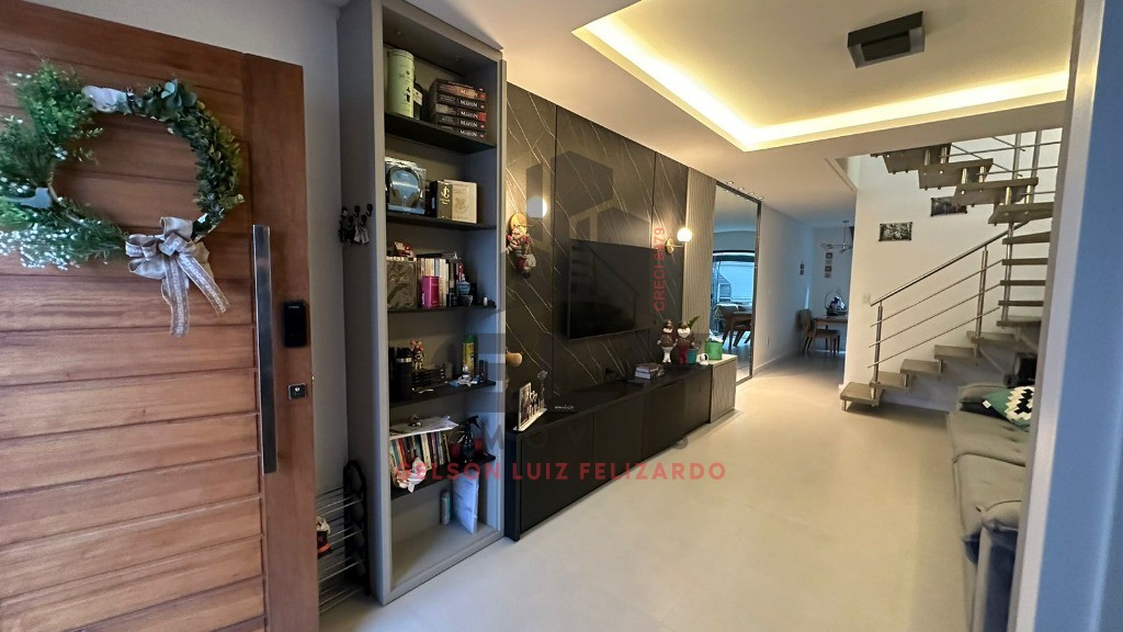 Sobrado Geminado Finamente Mobiliado em Itapema/SC no bairro Morretes, 95m² com 2 Suítes, Área gourmet com Churrasqueira e porcelanato. Ótimo Investi