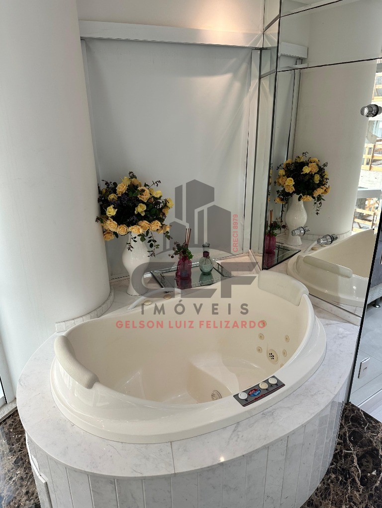 Apartamento Pronto de Luxo Mobiliado na cidade de Itapema/SC no bairro Meia Praia, 4suítes e piscina privativa, com Lazer Completo. Bem localizado