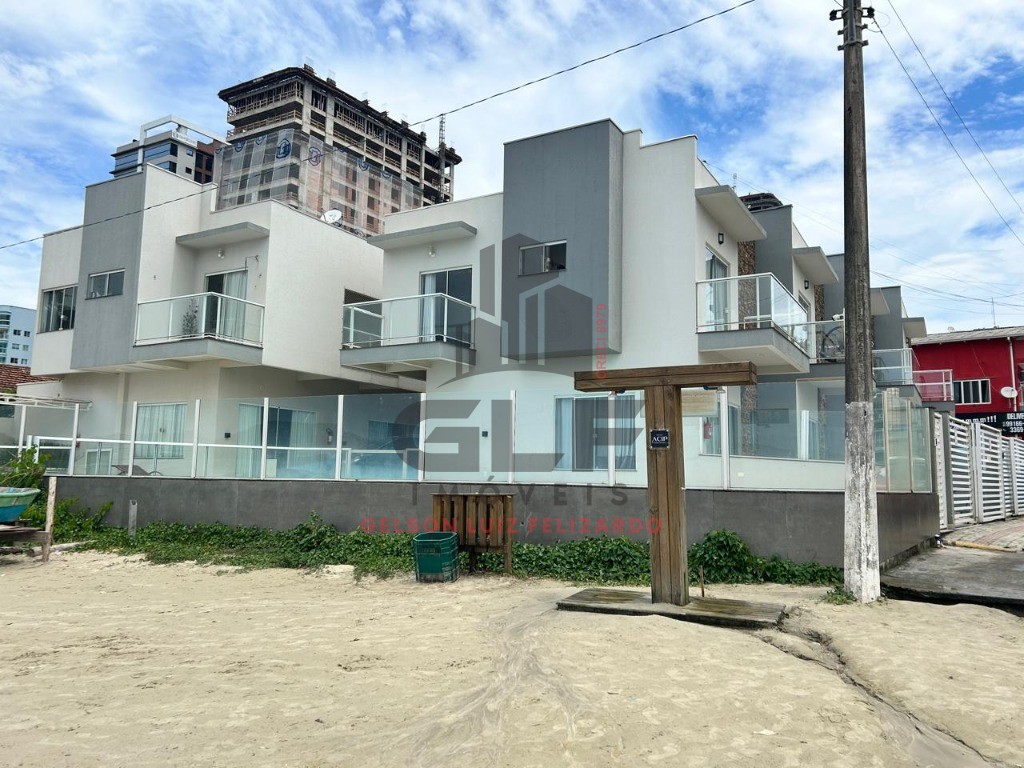 Sobrado alto padrão frente mar à venda na cidade de porto be