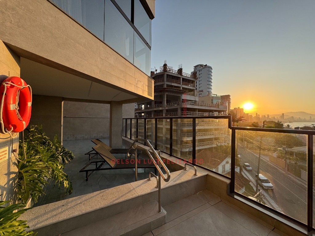 Apartamento Pronto Finamente Mobiliado em Porto Belo/SC, bairro Balneário Pereque, 3 Suítes e 2 Vagas, Lazer Completo. A apenas 80 metros do mar