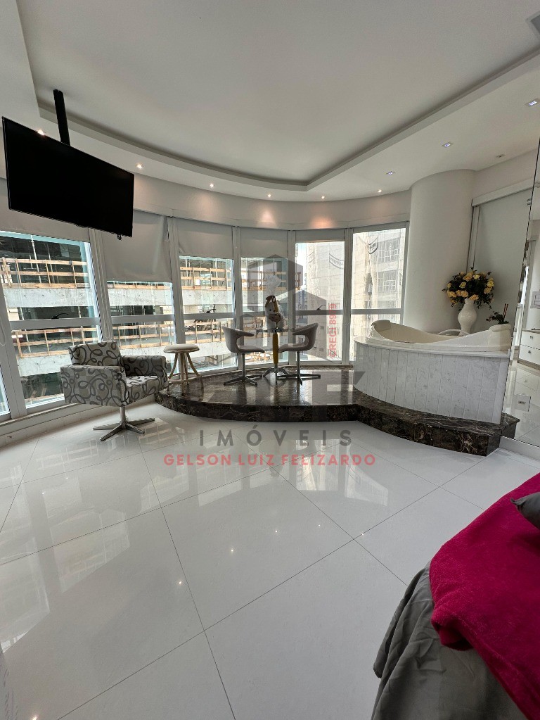 Apartamento Pronto de Luxo Mobiliado na cidade de Itapema/SC no bairro Meia Praia, 4suítes e piscina privativa, com Lazer Completo. Bem localizado