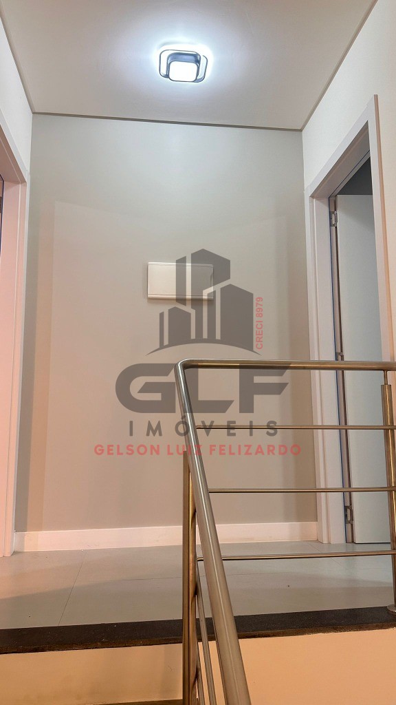 Sobrado Geminado Finamente Mobiliado em Itapema/SC no bairro Morretes, 95m² com 2 Suítes, Área gourmet com Churrasqueira e porcelanato. Ótimo Investi
