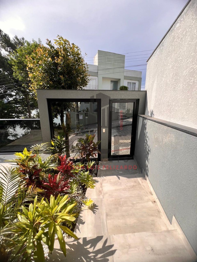 Casa de alto padrão em porto belo/sc com área privativa de 2