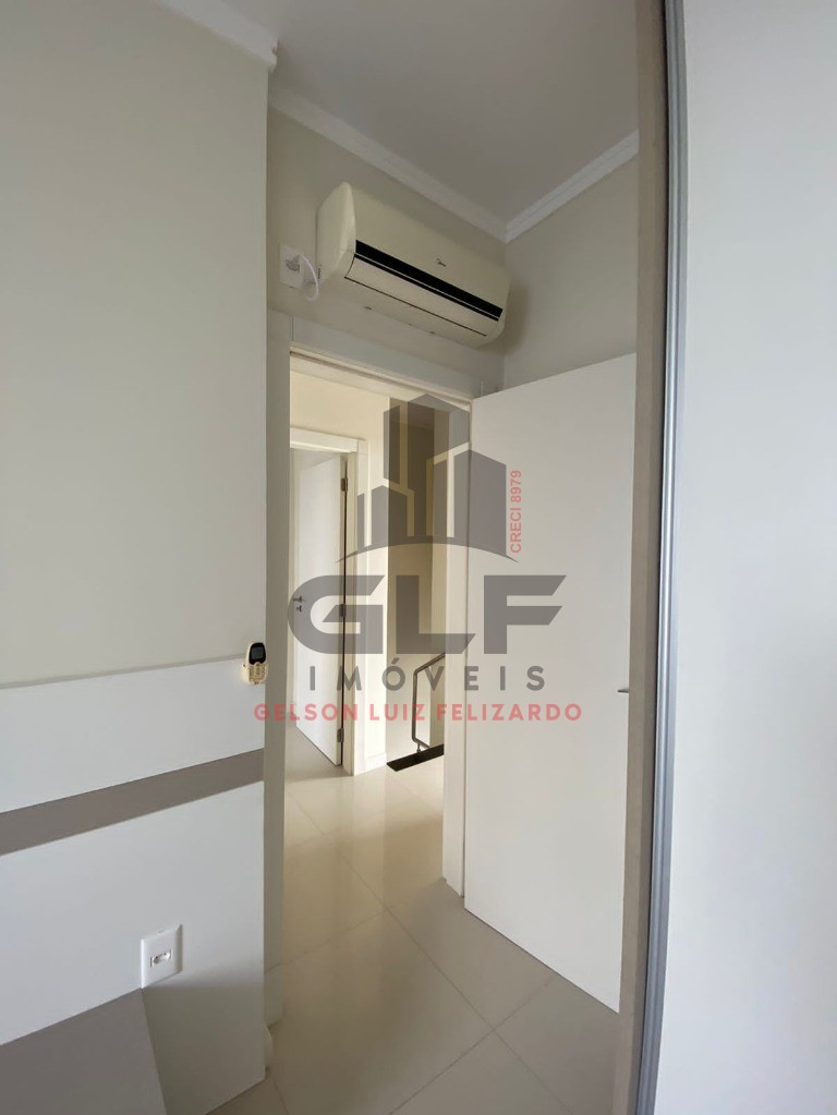 Sobrado Pronto Alto Padrão Frente Mar à venda na cidade de Porto Belo/SC, Casa com 3 dormitórios/ 1 Suíte e 2 Vagas de Garagem. Bem Localizada