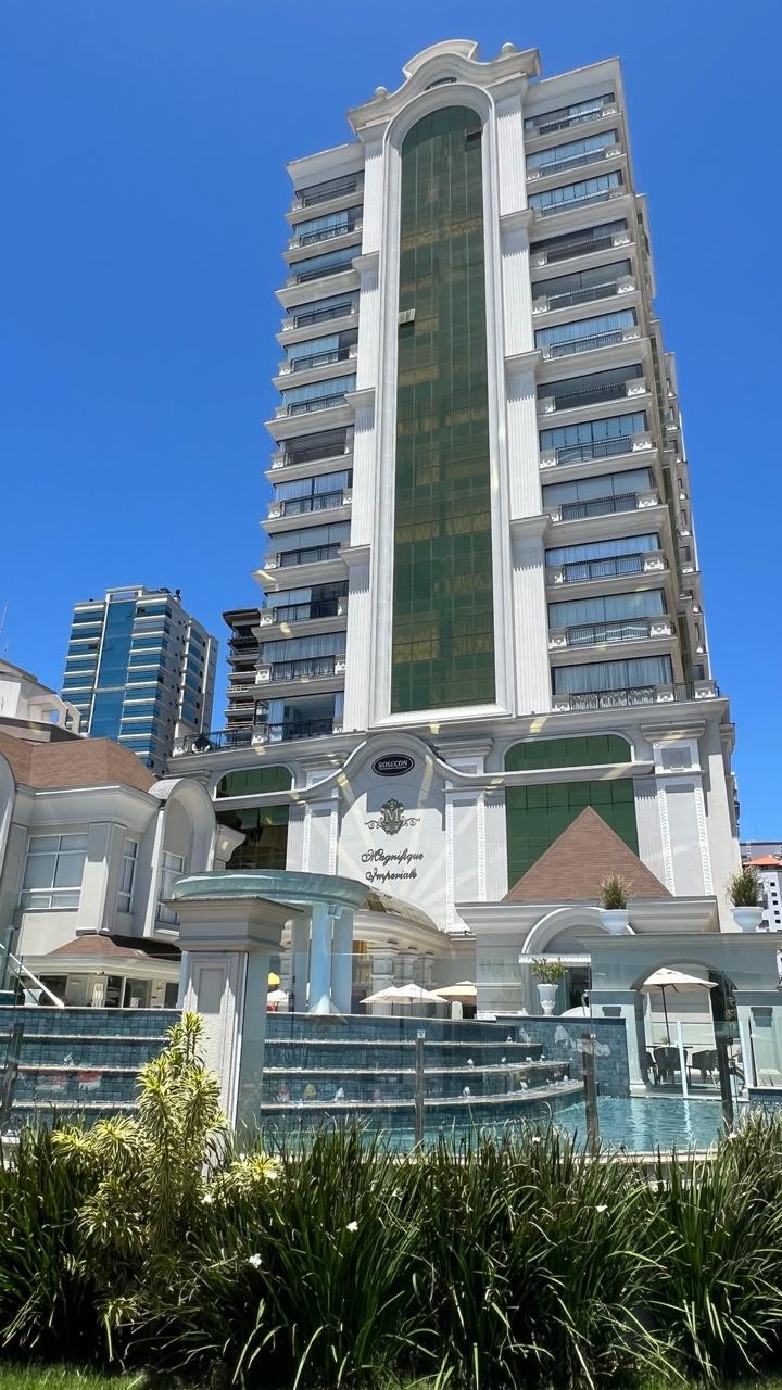 Apto Pronto em Itapema/SC bairro Meia Praia, com 190m² área privativa sendo, 4 suítes, 3 vagas de garagem, área de lazer completa