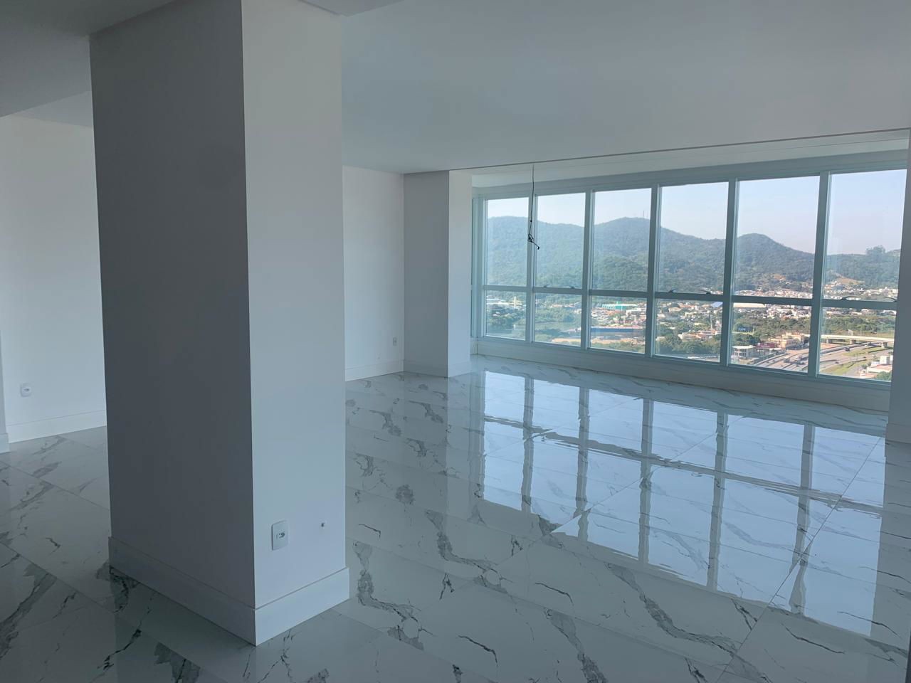 Apto Pronto para morar em Balneário Camboriú, com 182m²área privativa sendo 3 suítes, 3 vagas de garagem, área de lazer completa