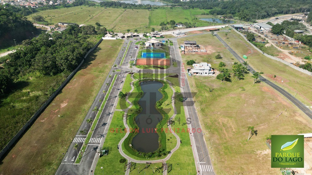 TERRENO Pronto Para Construir e Camboriú, com 475,71m² Área privativa, bem localizado próximo a comércios escolas, tudo que sua família busca