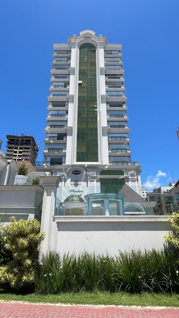 Apto Pronto em Itapema/SC bairro Meia Praia, com 190m² área privativa sendo, 4 suítes, 3 vagas de garagem, área de lazer completa