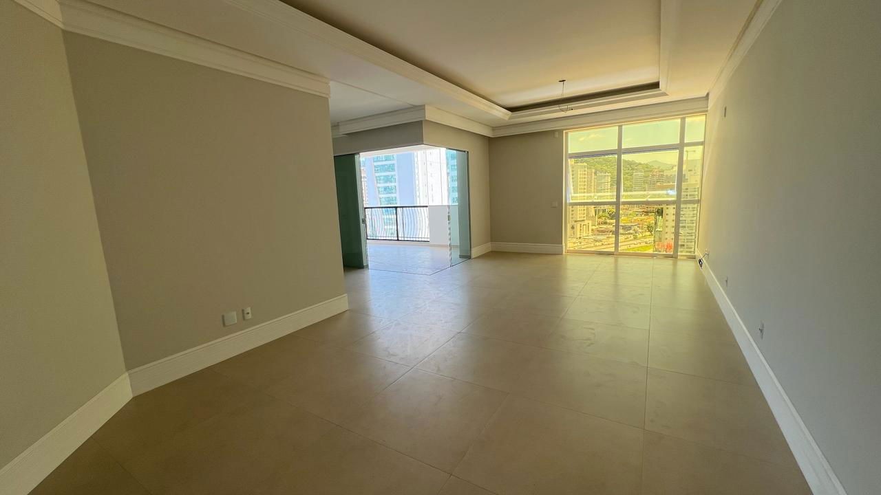 Apto Pronto em Itapema/SC bairro Meia Praia, com 190m² área privativa sendo, 4 suítes, 3 vagas de garagem, área de lazer completa