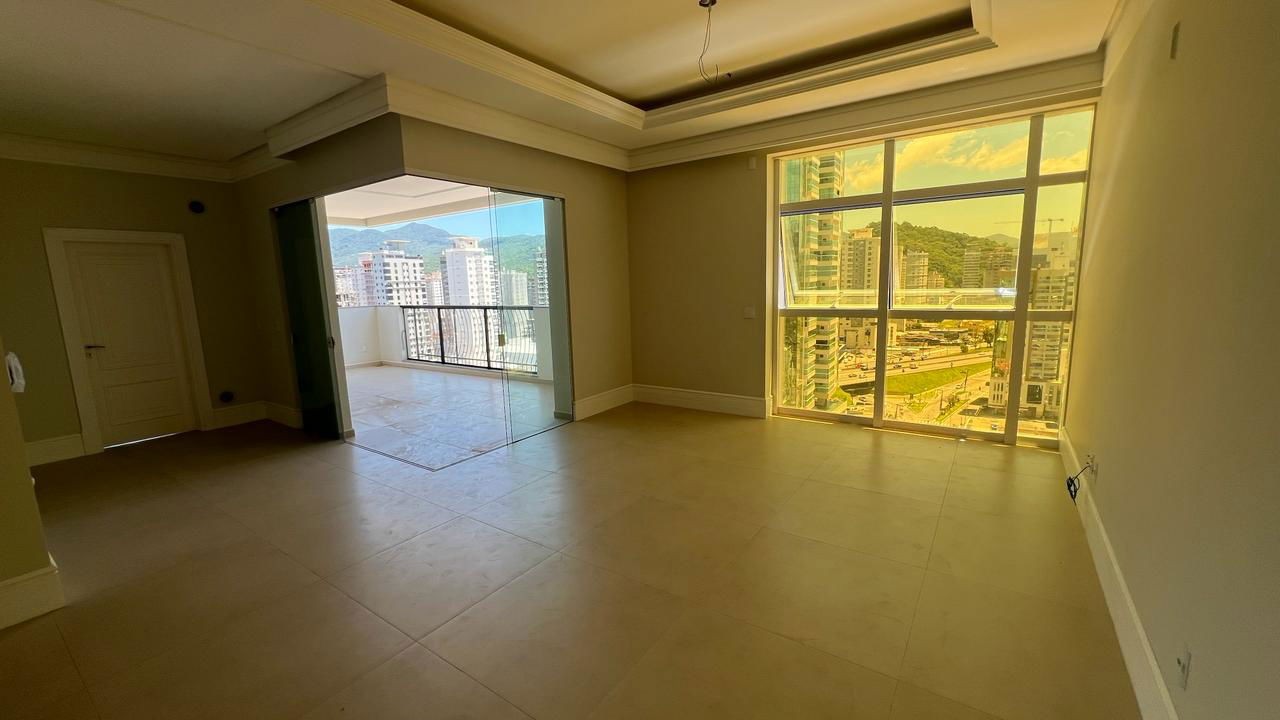 Apto Pronto em Itapema/SC bairro Meia Praia, com 190m² área privativa sendo, 4 suítes, 3 vagas de garagem, área de lazer completa